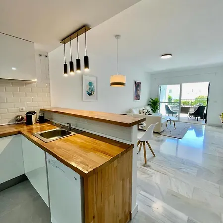 2 Bed Ground Floor With Pool & Parking Apartment
