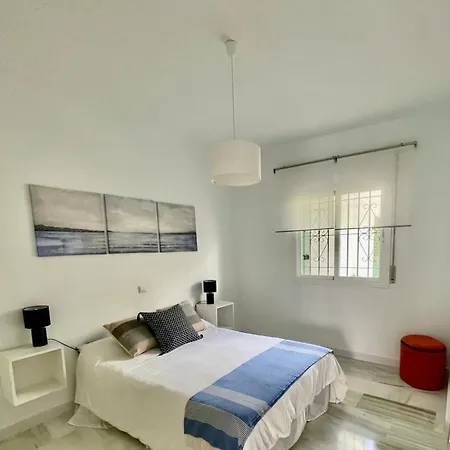 2 Bed Ground Floor With Pool & Parking