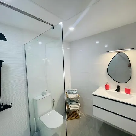 Apartment 2 Bed Ground Floor With Pool & Parking *