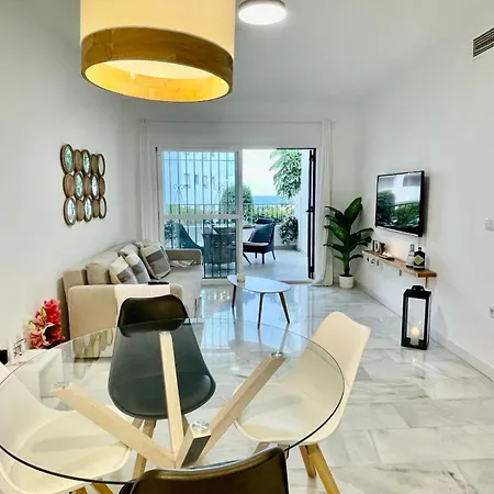 2 Bed Ground Floor With Pool & Parking Apartment La Cala De Mijas
