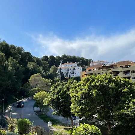 2 Bed Ground Floor With Pool & Parking Apartment *